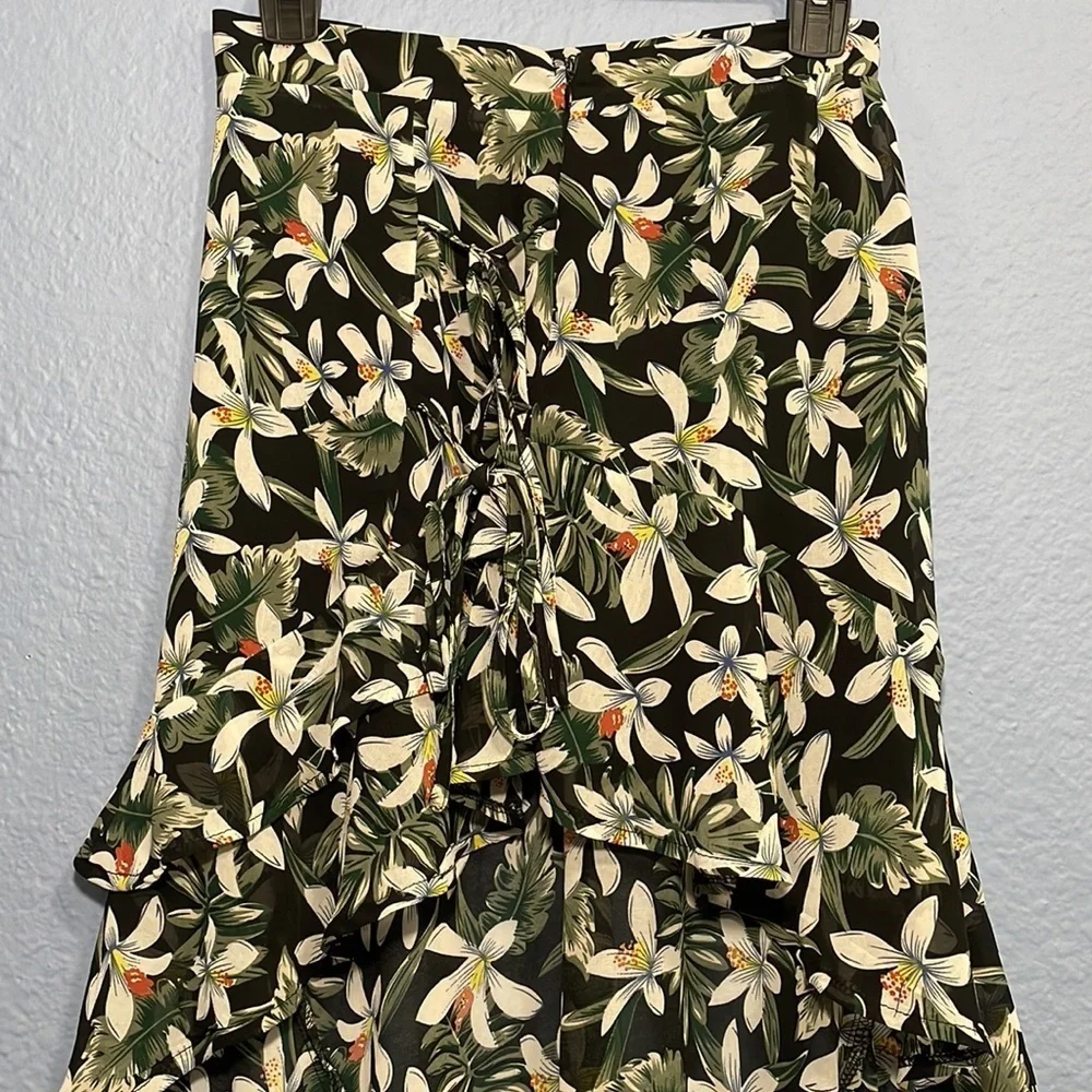 SEEK the label floral high low skirt in women’s size small